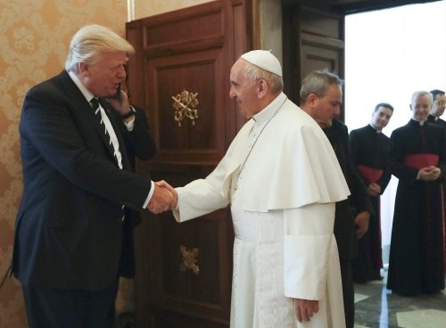 Trump, Papa Francis ile Görüştü