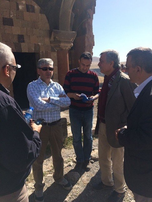 Turizm Bakanlığı Uzmanları Ani’de