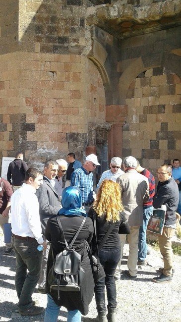 Turizm Bakanlığı Uzmanları Ani’de