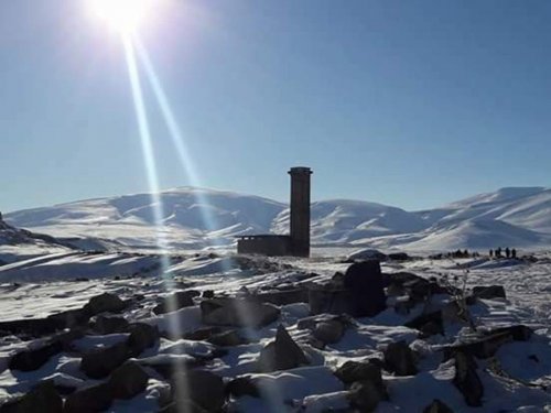 Turizmciler Kars’ın Tarihi ve Kültürel Yerlerini Gezdi