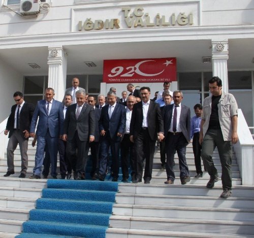 Ulaştırma, Denizcilik ve Haberleşme Bakanı Ahmet Arslan Iğdır'da