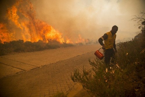 Ümit Burnu’ndaki Yangın Söndürülemiyor