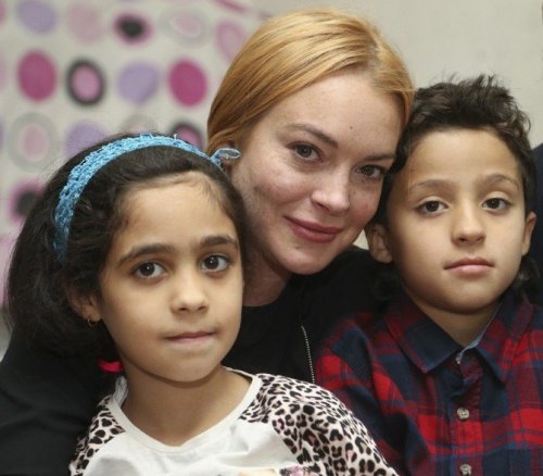 Ünlü Hollywood Starı Suriyeli Aileyi Ziyaret Etti