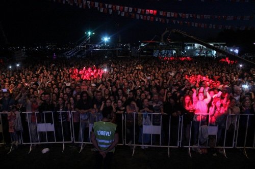 Ünlü Sanatçı Edip Akbayram Tekirdağ’ı Salladı