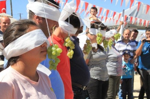 Ürgüp’te En Hızlı Üzüm Yeme Yarışması