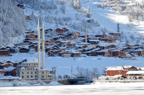 Uzungöl Buz Tuttu