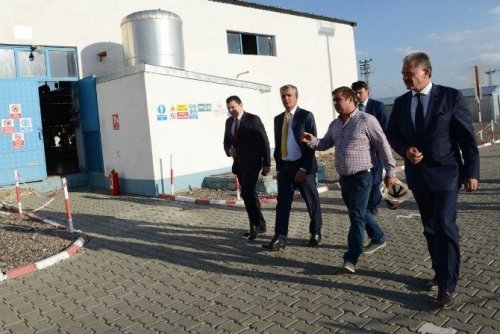 Vali Özefe, Hanak İlçesini Ziyaret Etti