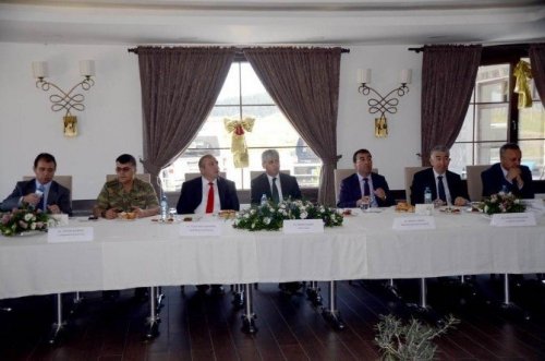 Vali Rahmi Doğan, Sarıkamış’ta Bir Takım İncelemelerde Bulundu