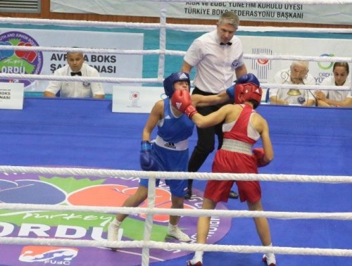 Yıldız ve Genç Bayanlar Avrupa Boks Şampiyonası