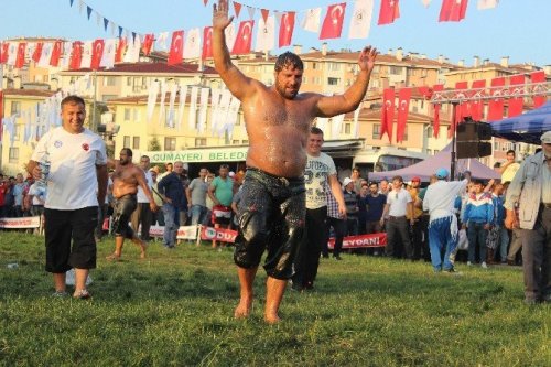 Yıllar Sonra Yağlı Güreşte Bir İlk Yaşandı