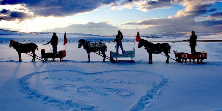 Çıldır Gölü’nde Kızak Sezonu Açıldı